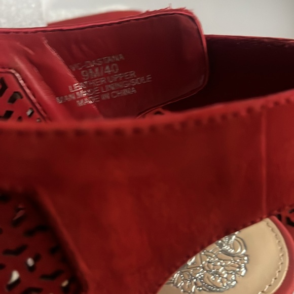 Vince Camuto Women’s Sz 9M shoes heeled boots suede red comfort style - Picture 9 of 11